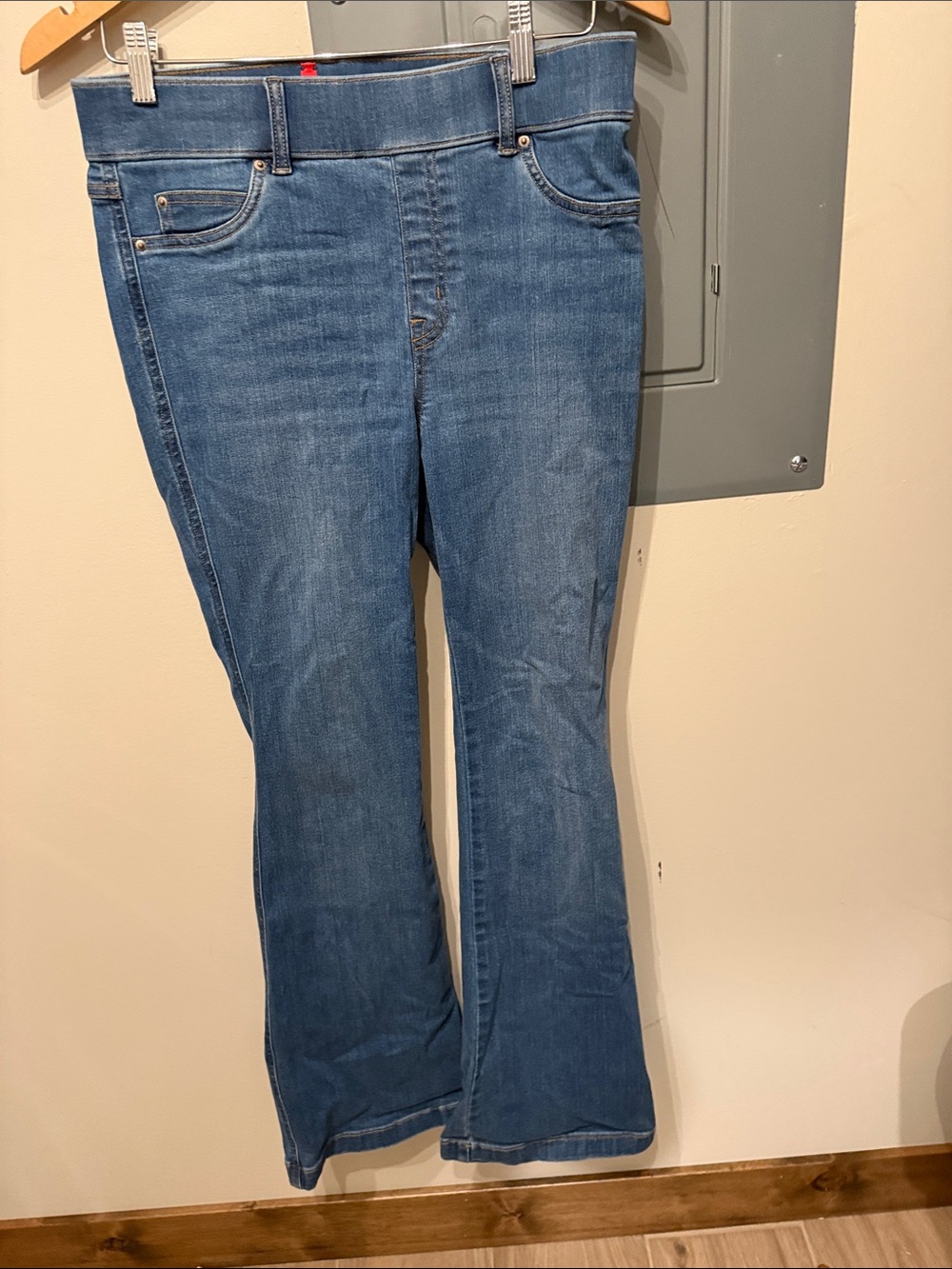 SPANX Light Blue Flare & Wide Leg Jeans size M